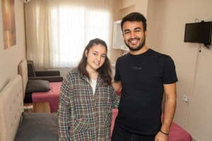 İzmir B&uuml;y&uuml;kşehir Belediyesi tarafından barınma sorunu &ccedil;eken &ouml;ğrencilerin ihtiya&ccedil;larına y&ouml;nelik