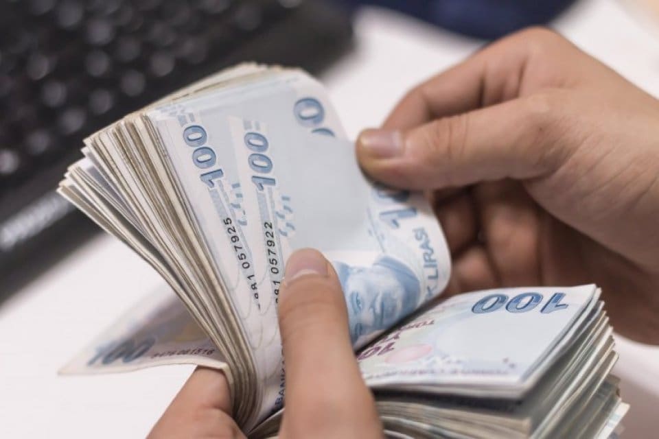 Resmi Gazete'de yayımlanan Cumhurbaşkanı Kararıyla, yurt dışı &ccedil;ıkış harcı 50