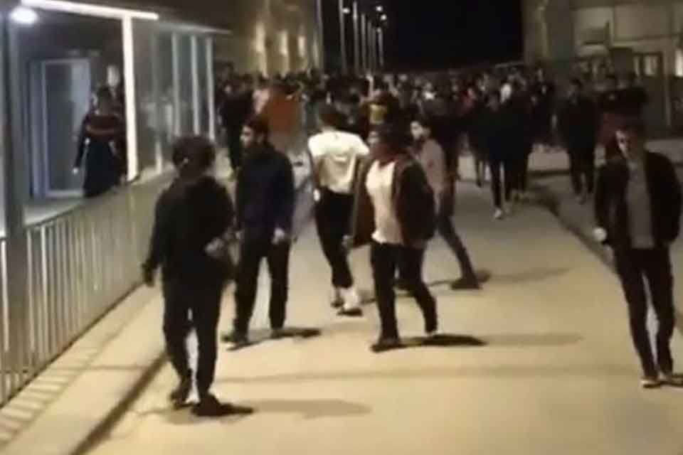 MUĞLA'nın Menteşe il&ccedil;esinde, yurtta &ccedil;ıkan kavgada 7 &uuml;niversite &ouml;ğrencisi yaralandı.