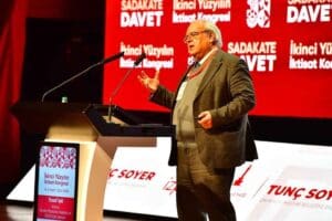 İkinci Y&uuml;zyılın İktisat Kongresi&rsquo;nde konuşan iktisat&ccedil;ı Yusuf Işık, d&uuml;nyadaki en