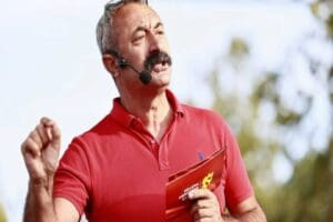 T&uuml;rkiye Kom&uuml;nist Partili Tunceli Belediye Başkanı Fatih Mehmet Ma&ccedil;oğlu, iş&ccedil;ilere