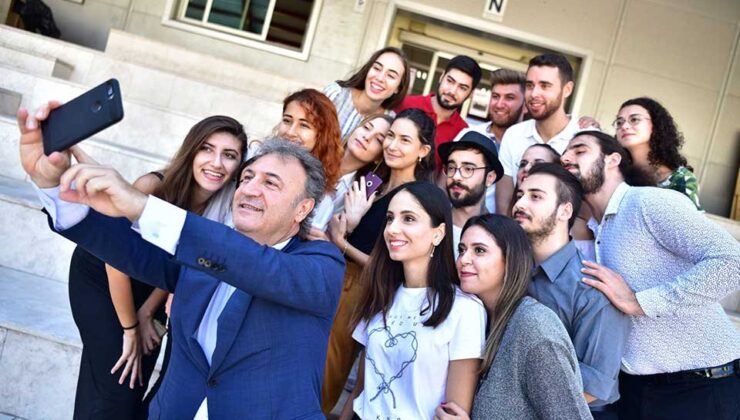 Z Kuşağının Başkan İduğ ilgisi… Sosyal medyada İzmir’in lideri