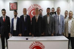 Uşak'ta, Zafer Partisi İl Başkanı Tolga &Ouml;zkan, Merkez İl&ccedil;e Başkanı