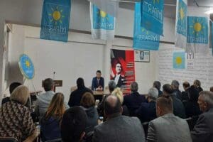 &Uuml;mit &Ouml;zdağ'ın genel başkanı olduğu Zafer Partisi'nden İYİ Parti'ye toplu