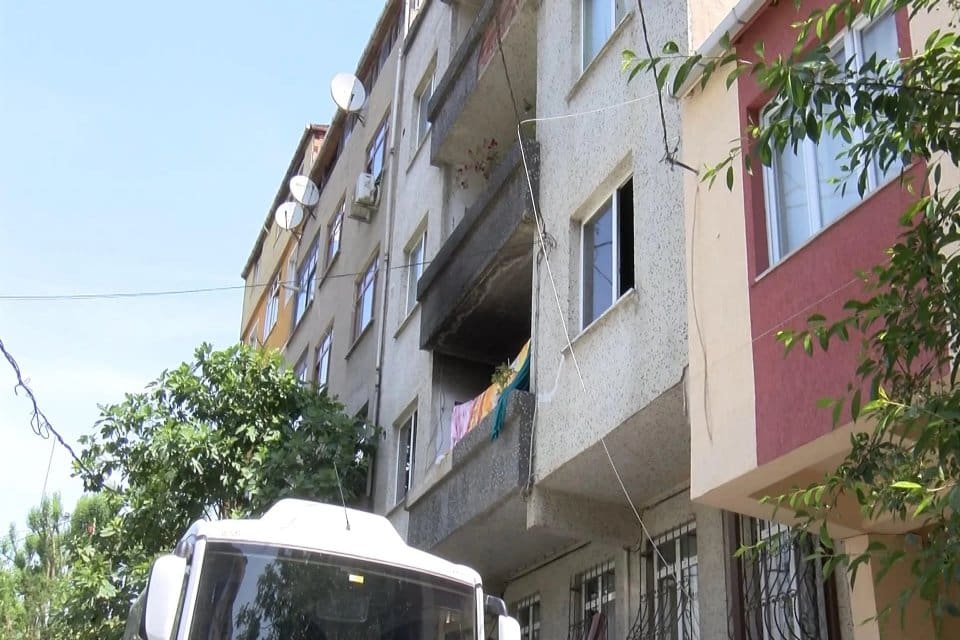 İstanbul Sultangazi'de, iddiaya g&ouml;re ev sahibinin zam yapmasına sinirlenen bir