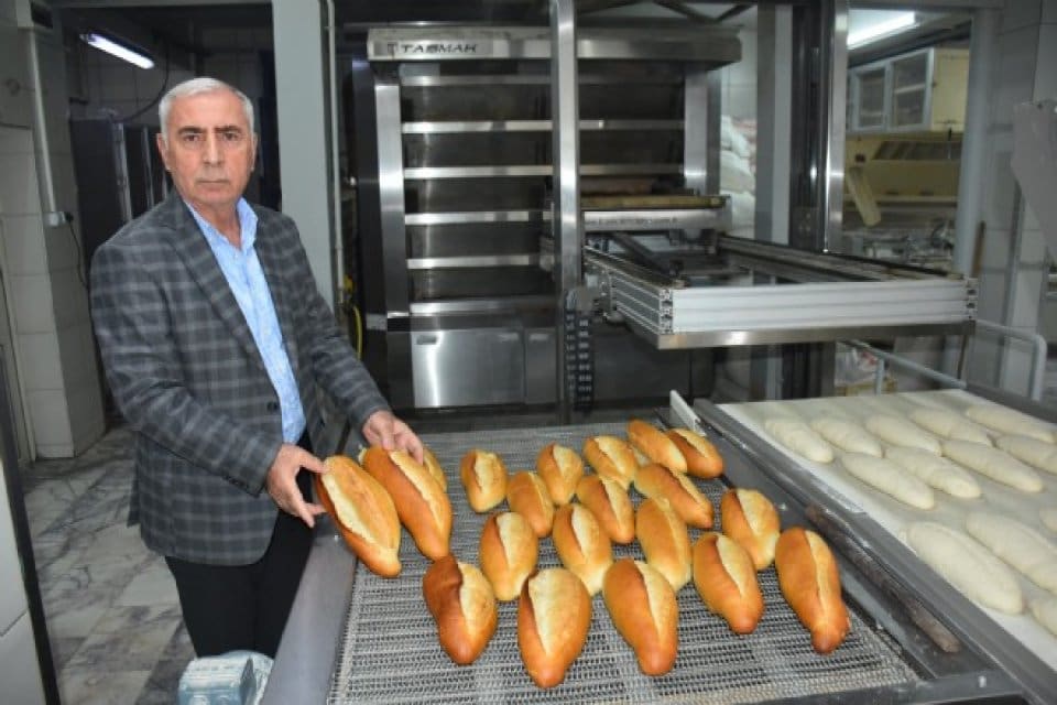 İzmir Ticaret Odası (İZTO) Meclisi'nde alınan zam kararı sonrası konuşan