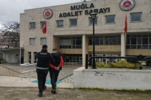 Muğla'nın Menteşe il&ccedil;esinde,&nbsp;otomobilde 500 gram metamfetaminle yakalanan Ali Tekten (30)