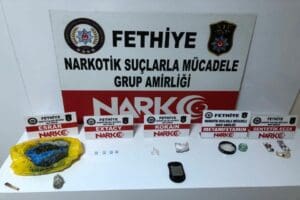 Muğla'nın Fethiye il&ccedil;esinde, uyuşturucu satışı ve partisi yapıldığı belirlenen eve