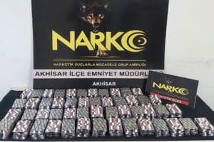 Manisa'nın Alaşehir il&ccedil;esinde, ş&uuml;pheyle&nbsp;durdurulan ara&ccedil;ta yapılan aramada, 5 bin 600