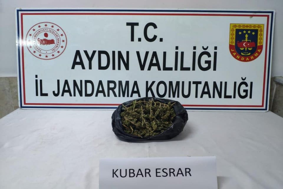Aydın'ın Kuşadası il&ccedil;esinde uyuşturucu alıp ara&ccedil; kullandığı tespit edilen s&uuml;r&uuml;c&uuml;