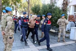 Muğla'da, jandarma&nbsp;operasyonunda uyuşturucuyla&nbsp;yakalanan 14 ş&uuml;pheliden&nbsp;12'si tutuklandı, 2'si ise adli kontrol