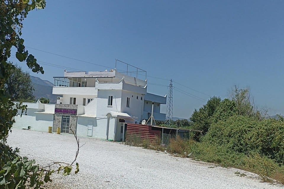 Muğla'nın Milas il&ccedil;esinde Zehra Bayır'ın (18) &ccedil;alıştığı eğlence mekanda &ouml;ld&uuml;r&uuml;l&uuml;p,