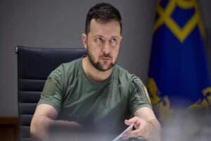 Lugansk ve Donetsk b&ouml;lgelerinde şiddetli &ccedil;atışmaların s&uuml;rd&uuml;ğ&uuml;n&uuml; aktaran Zelenskiy, Moskova