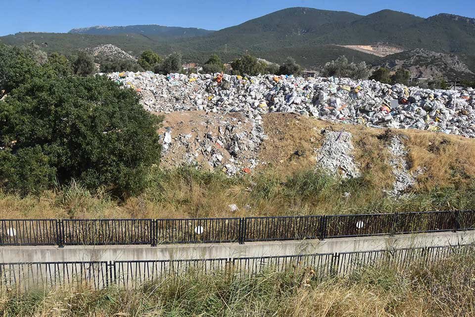 İzmir'in Bornova il&ccedil;esine bağlı Kemalpaşa Mahallesi'nde, zeytin ağa&ccedil;larının bulunduğu alana