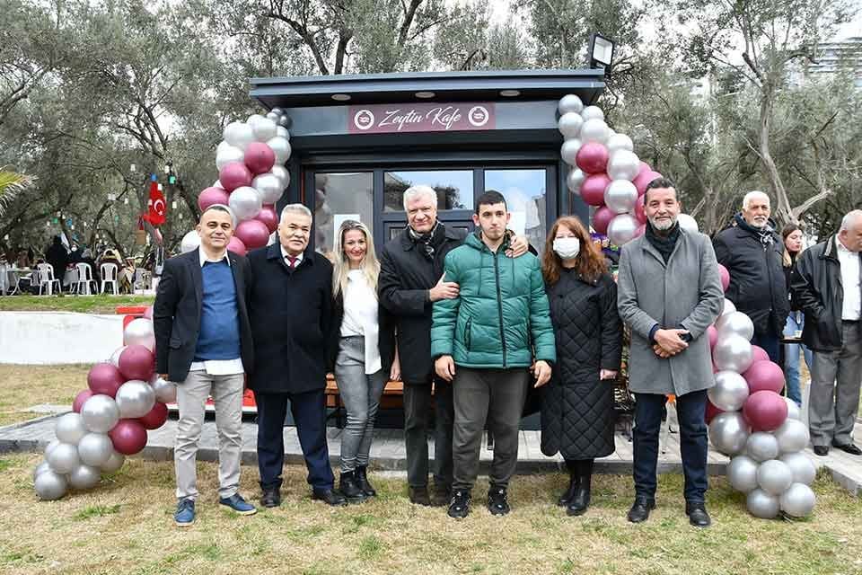 Narlıdere Belediyesi&rsquo;nin b&uuml;nyesinde faaliyet g&ouml;sterecek olan Zeytin Kafe kapılarını a&ccedil;tı.
