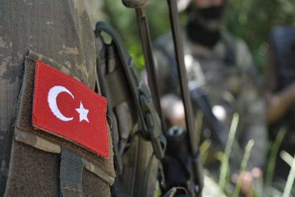 Zeytindalı Harek&acirc;t B&ouml;lgesinde f&uuml;ze saldırısında yaralanan İs. Tğm. Talha Bahadır