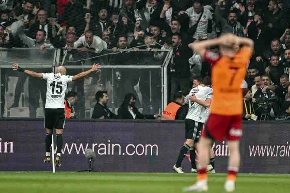 Beşiktaş, Spor Toto Süper Lig'in 32. haftasında 1-0 geriye düştüğü