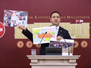 Türkiye’de sığınmacı krizi büyüyor. CHP’li Umut Akdoğan ise yeni göç
