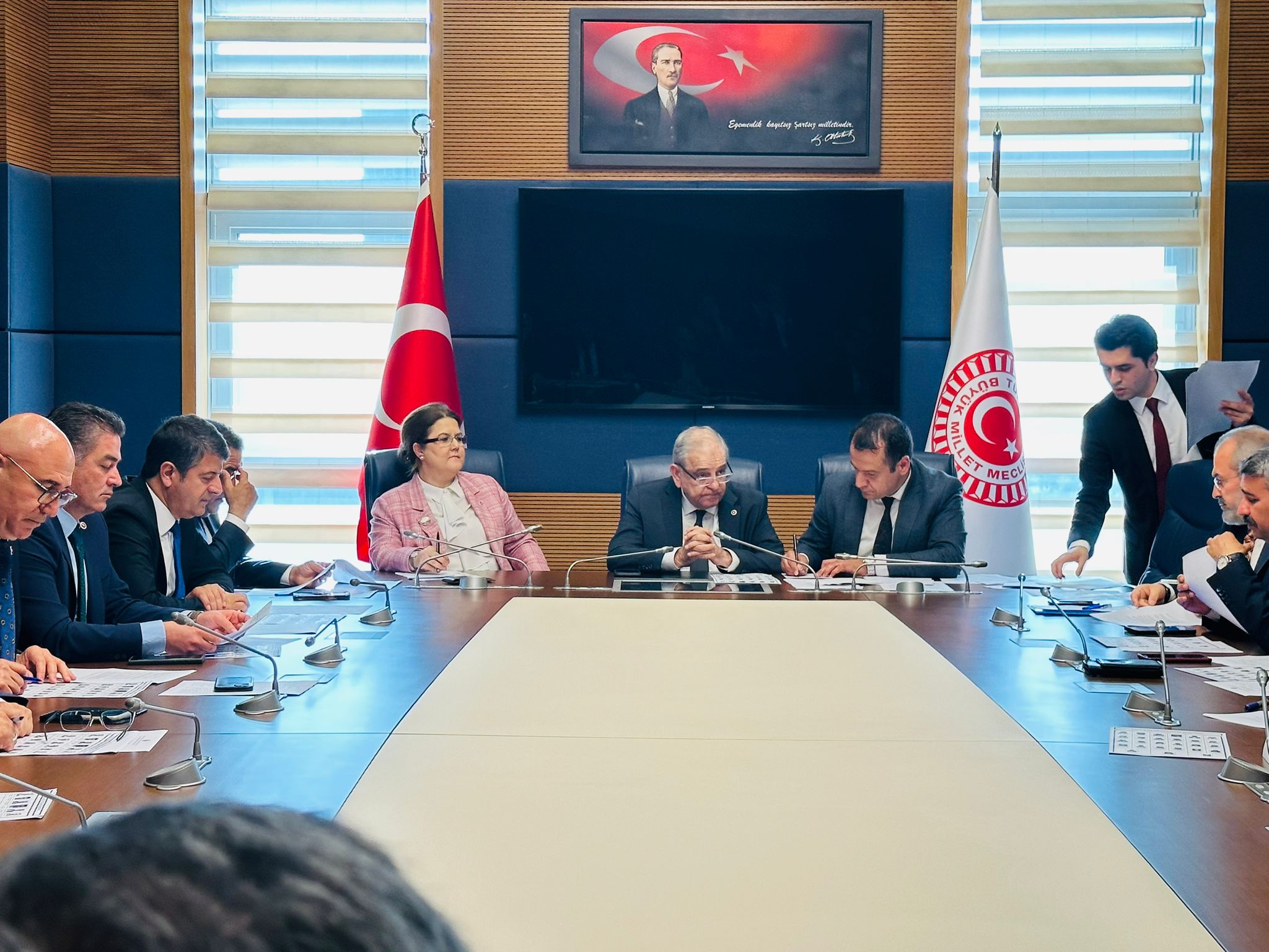 CHP İzmir Milletvekili Rıfat Nalbantoğlu; üyesi olduğu TBMM İnsan Haklarını