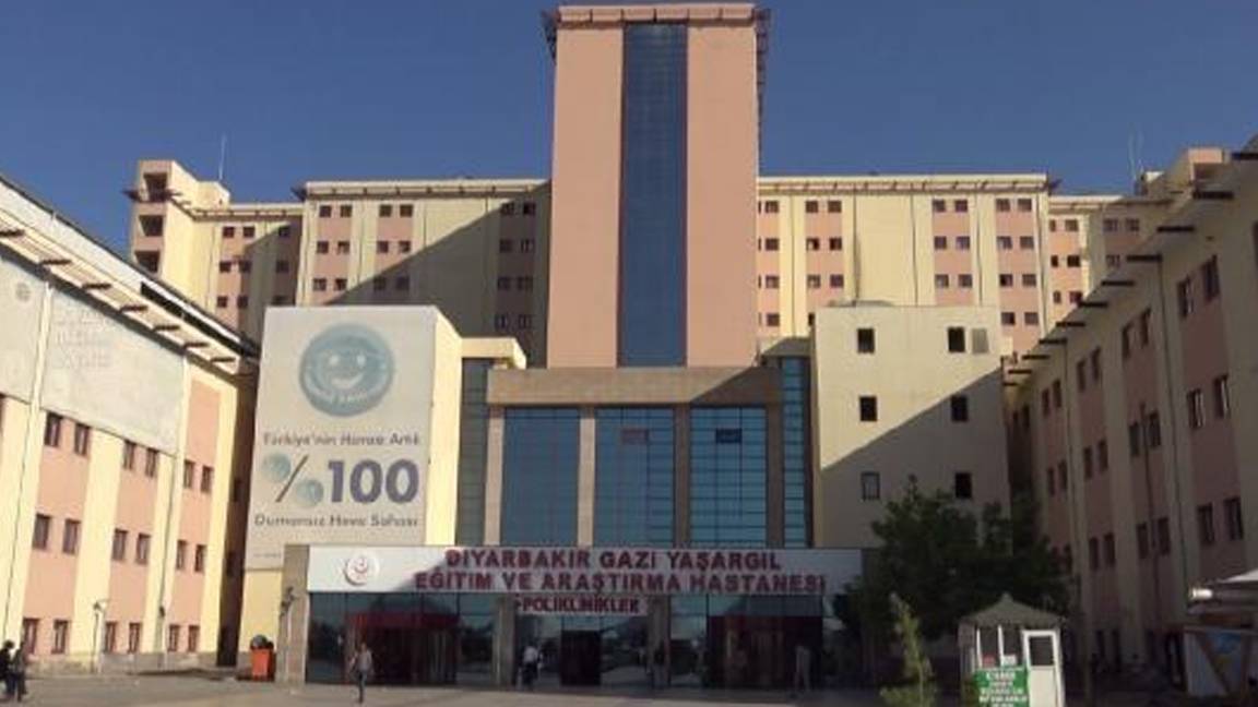 Olay, sabah saatlerinde Yenişehir ilçesi Fabrika Mahallesi’nde bulunan bir sitede