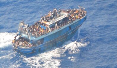 Göçmen teknesi faciası sürüyor… 79 kişinin öldüğü olayda 9 gözaltı