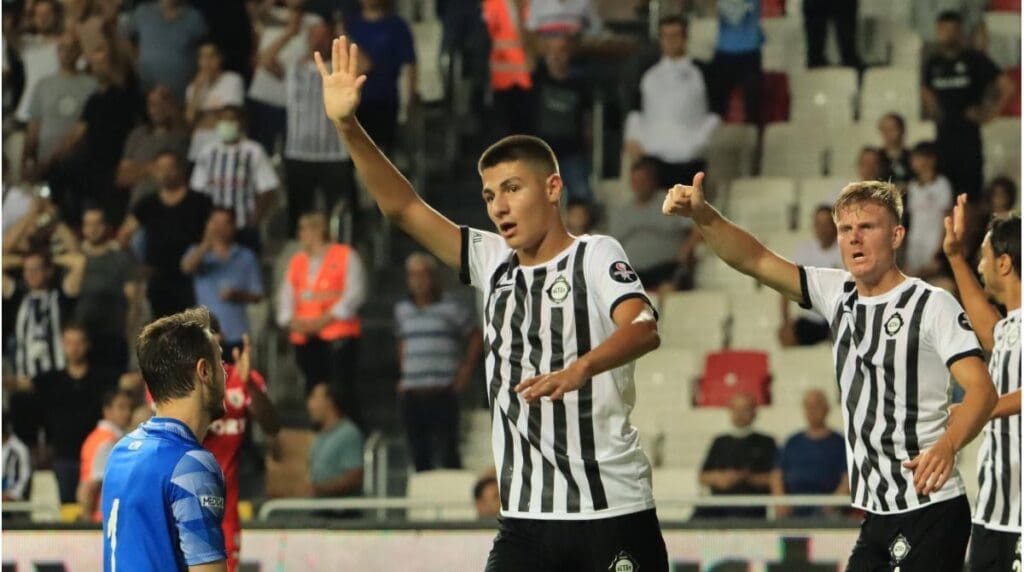 Altay'da Efe'ye talip çok 