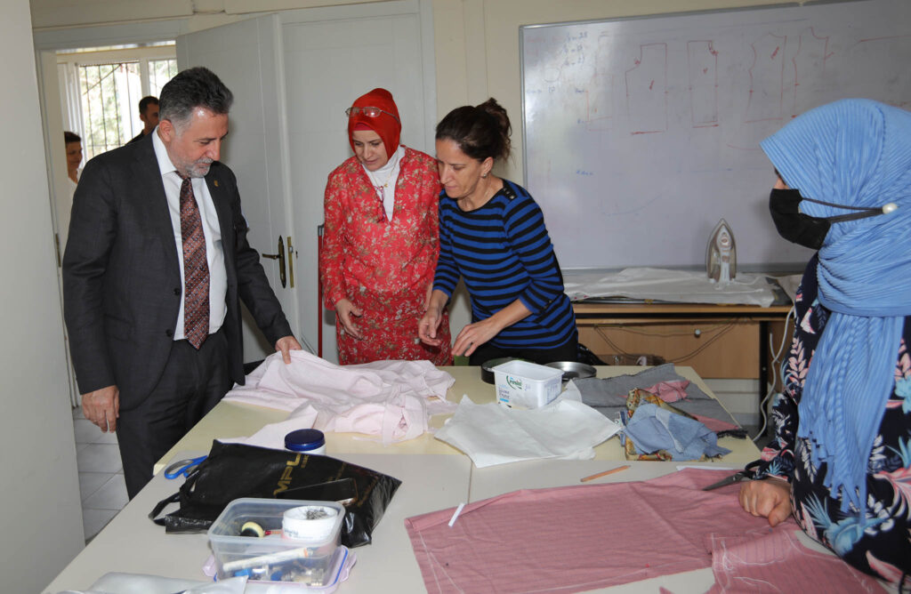 Bayraklı’nın üreten kadınları yıl sonu sergisi açıyor... Bayraklılı kadınlardan ‘el emeği sergisi’