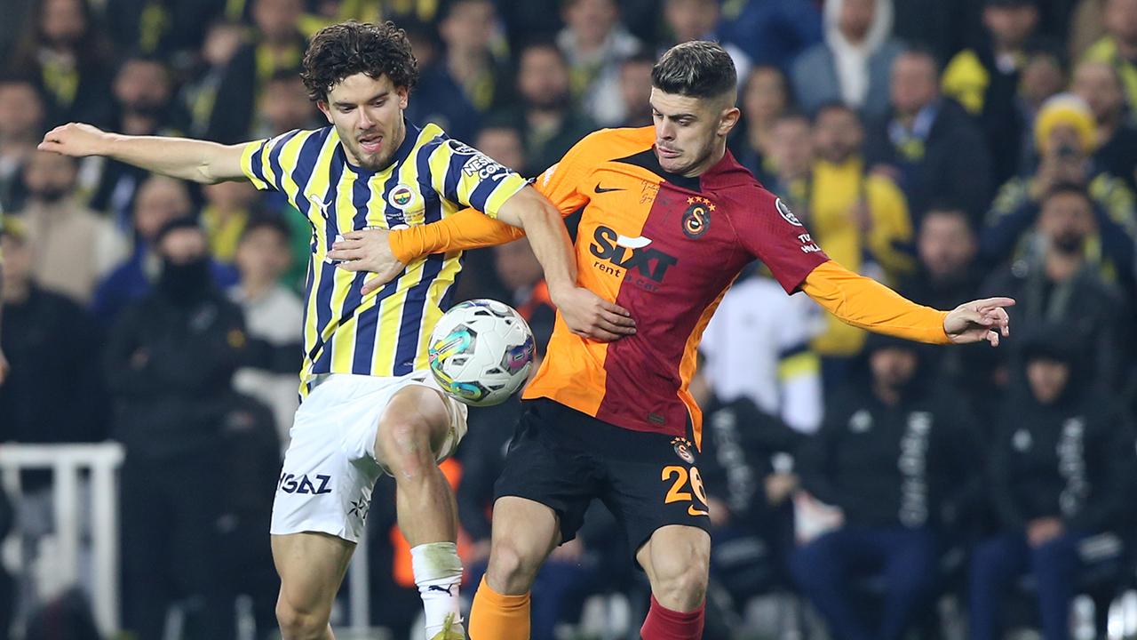 Ezeli Rekabetin Zirvesi: Galatasaray ile Fenerbahçe Süper Lig’de Karşı Karşıya! Bugün, Süper Lig’in son maçında Galatasaray ile Fenerbahçe ezeli rakipler