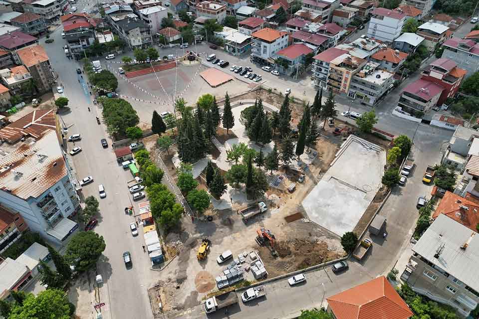 Gaziemir’in tarihi meydanı Abdullah Arda Meydanı, İzmir Büyükşehir Belediyesi’nin hazırladığı