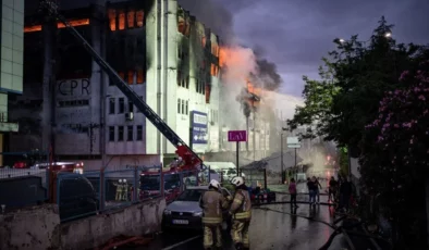 Yangın 16. saatinde devam ediyor… 8 işçi kurtarıldı