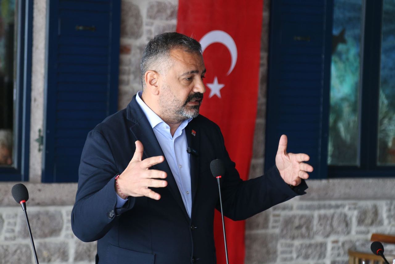 Çiğli Uğur Mumcu mahallesinde yaşanan olayda, mahalle muhtarı Hıdır Işık,