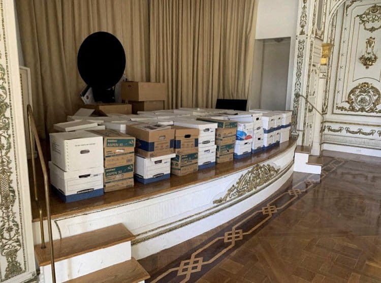 Başkanlık seçimini kaybettikten sonra Beyaz Saray’dan ayrılırken gizli belgeleri de