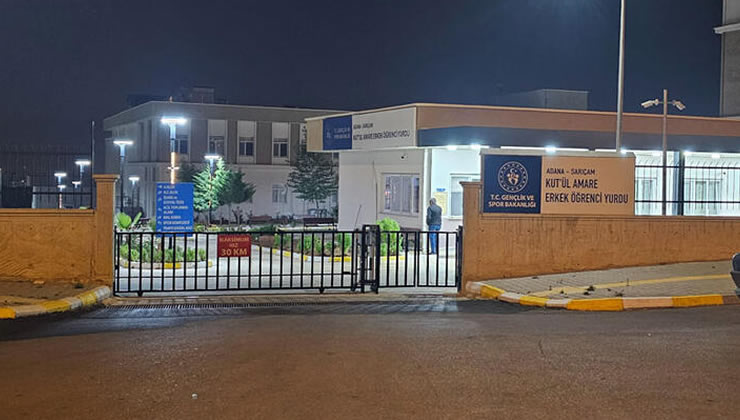 Adana’da bıçaklanan güvenlik görevlisi Gökhan Şahin öldü Gece yarısı, Adana’nın Sarıçam ilçesinin Gültepe Mahallesi’ndeki bir erkek öğrenci