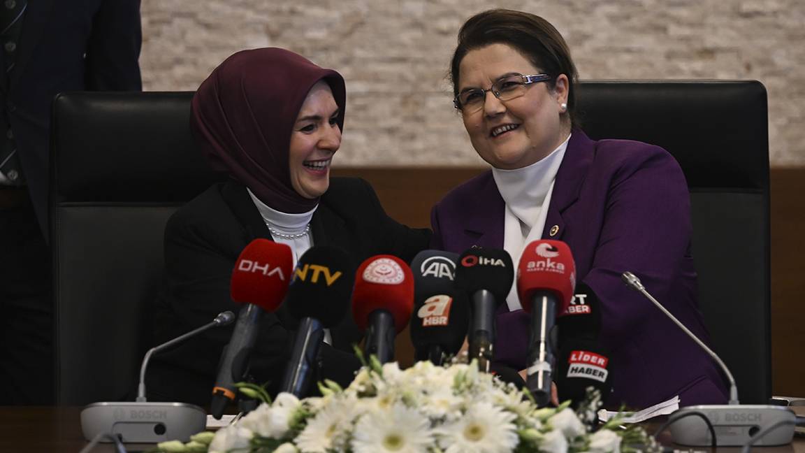 Aile ve Sosyal Hizmetler Bakanlığı görevine getirilen Mahinur Özdemir Göktaş,