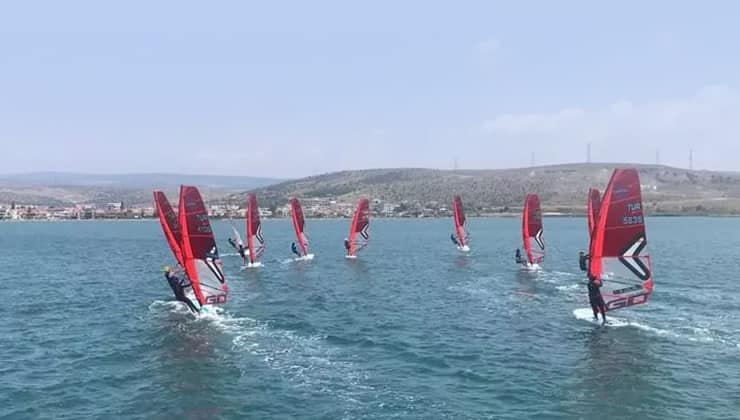 Aliağa Şakran Yelken Kulübü’nün ev sahipliğinde düzenlenen “İzmir Gençlik ve