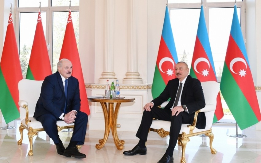Azerbaycan Cumhuriyeti’nin Başkanı İlham Aliyev, Belarus lideri Aleksandr Lukaşenko’ya Tebrik Mektubu Gönderdi Azerbaycan Cumhuriyeti’nin Başkanı İlham Aliyev, Azerbaycan-Belarus ilişkilerinin kurulmasının 30. yıl