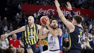 Türkiye Sigorta Basketbol Süper Ligi play-off yarı final serisi dördüncü