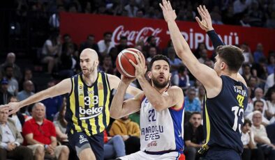 Basketbol Süper Ligi’nde ilk finalist Anadolu Efes oldu