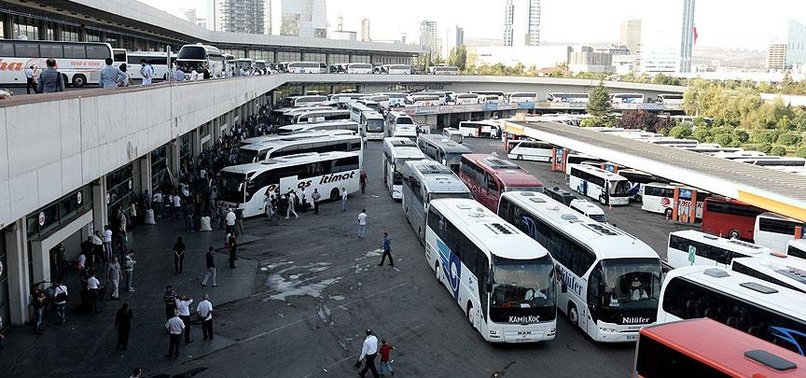 Yurt dışına çıkışta otobüsler revaçta; “Vize sorunu olmasa seyahatler üçe katlanacak” Yurt dışına çıkmak isteyenler son dönemde uçak yerine otobüsleri tercih