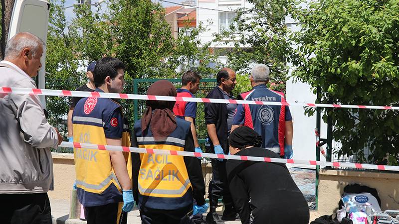 Burdur’da yaşayan yaşlı kadın hastane dönüşünde iki katlı müstakil evine