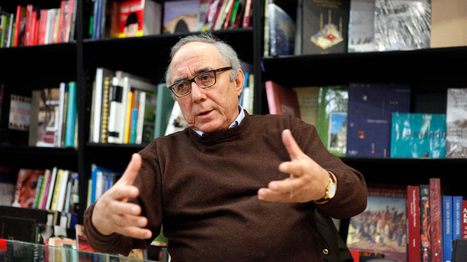 Behramoğlu, bu duruma tepki göstererek “Engellendik, tebrikler” açıklamasında bulundu. Konuya
