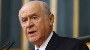 MHP Lideri Bahçeli, MHP'nin kurucusu Alparslan Türkeş’in mezarını ziyaretinin ardından