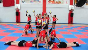 Balçova Belediyesi’nin Ücretsiz Spor Okulları bahar dönemi eğitimleri, kursiyerlerin sundukları