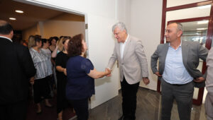 Narlıdere Belediye Başkanı Ali Engin, Kurban Bayramı öncesinde belediye personeli