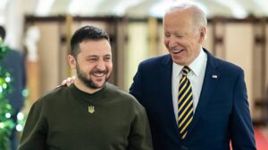 Biden, Pennsylvania ziyareti öncesi uçağa binmeden, gazetecilerin sorularını yanıtladı. “Ukrayna’nın