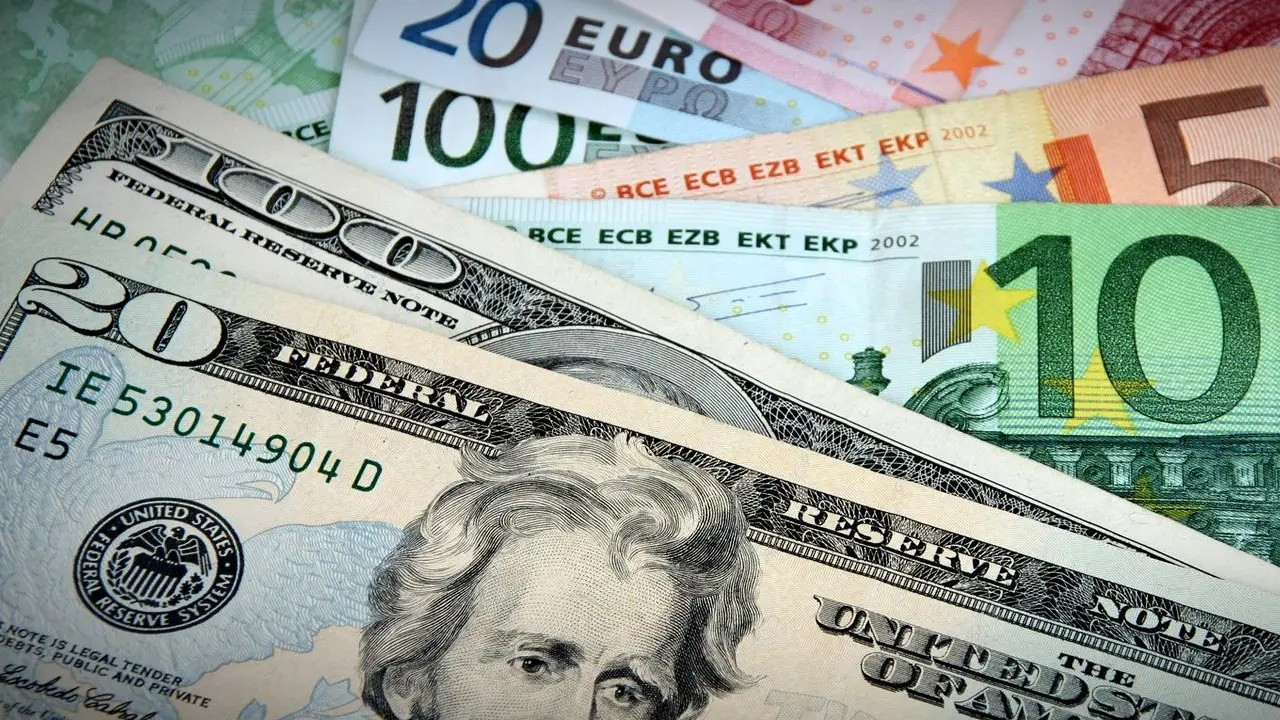 Faiz artırımının beklentinin altında kalmasının ardından dolar ve euro rekor