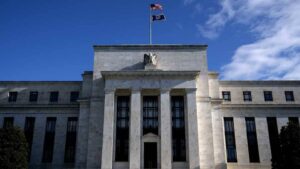 Fed Başkanı Powell, enflasyonu düşürmek amacıyla 2 faiz artırımının daha