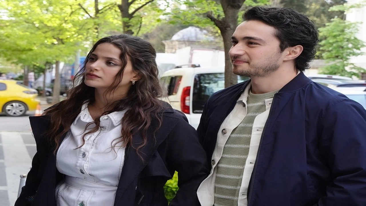 Binnur Kaya, Ecem Erkek, Leyla Tanlar, Zeynep Çamcı, Olgun Toker,