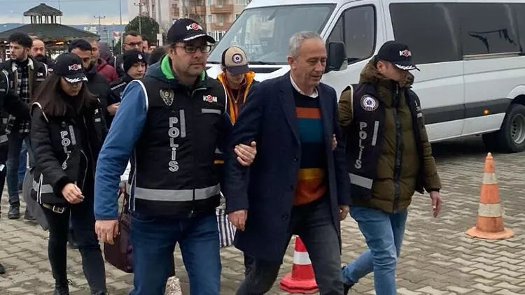 Çanakkale’de rüşvet aldığı iddiasıyla hakkında yürütülen soruşturma kapsamında tutuklanarak İçişleri