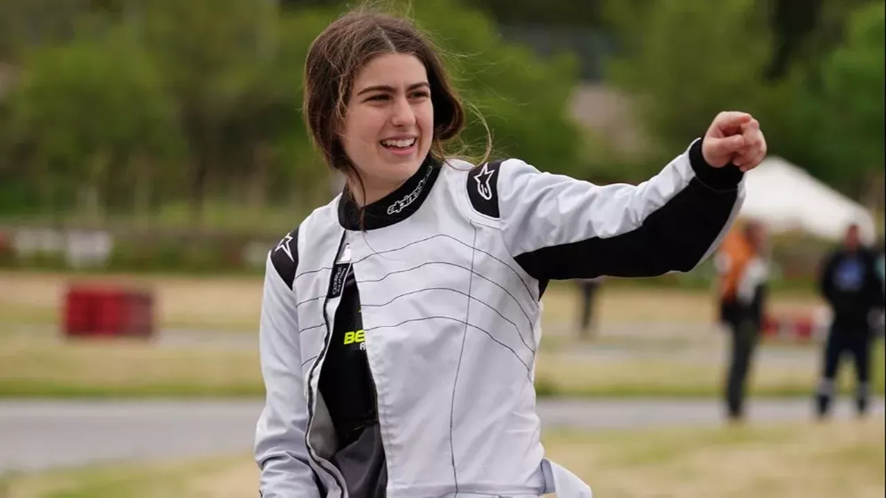 Türkiye Karting Şampiyonası’nın 2021 Junior Kadınlar Birincisi 15 yaşındaki genç